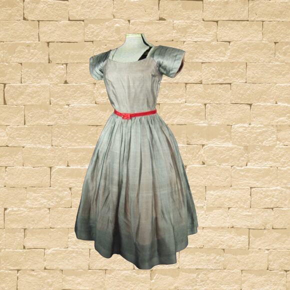 1950’s Sheer Grey Silk Crepe Dress with Full Skirt - Picture 1 of 10